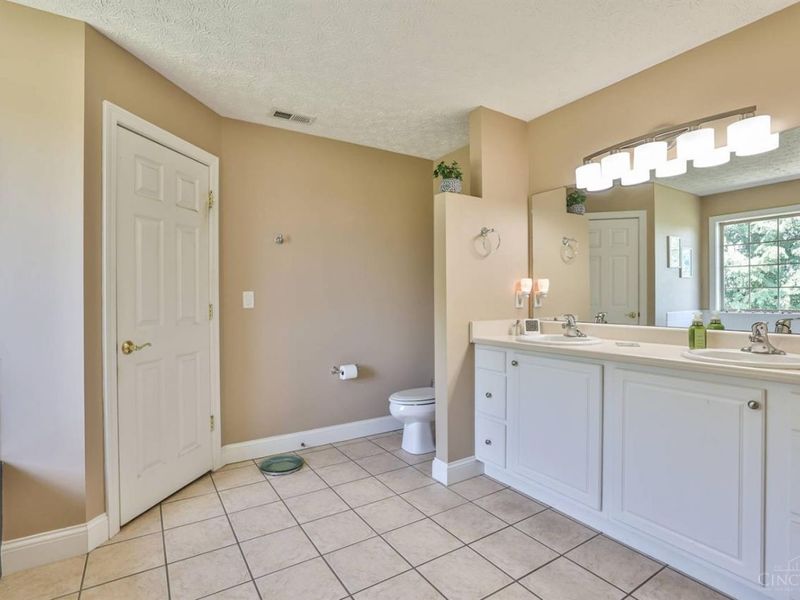 2961 Parkwood Drive, Troy, OH 45373 Photo 32