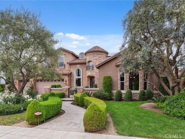 4918 W Bluff, Fresno, CA 93722