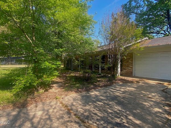 1886 Smallwood Street, Jackson, MS 39212