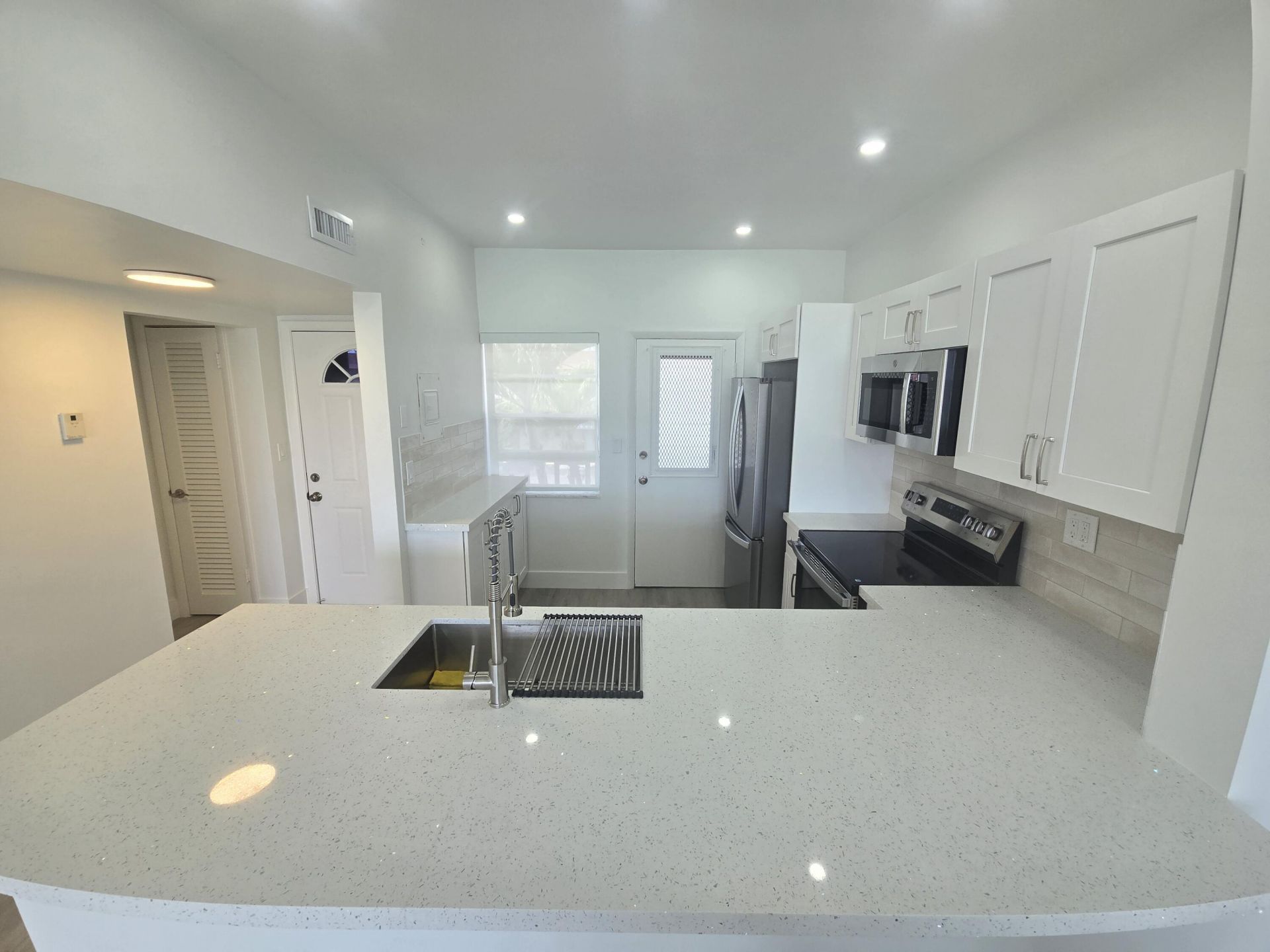 18555 NE 14th Avenue, Unit 709, Miami, FL 33179 Photo