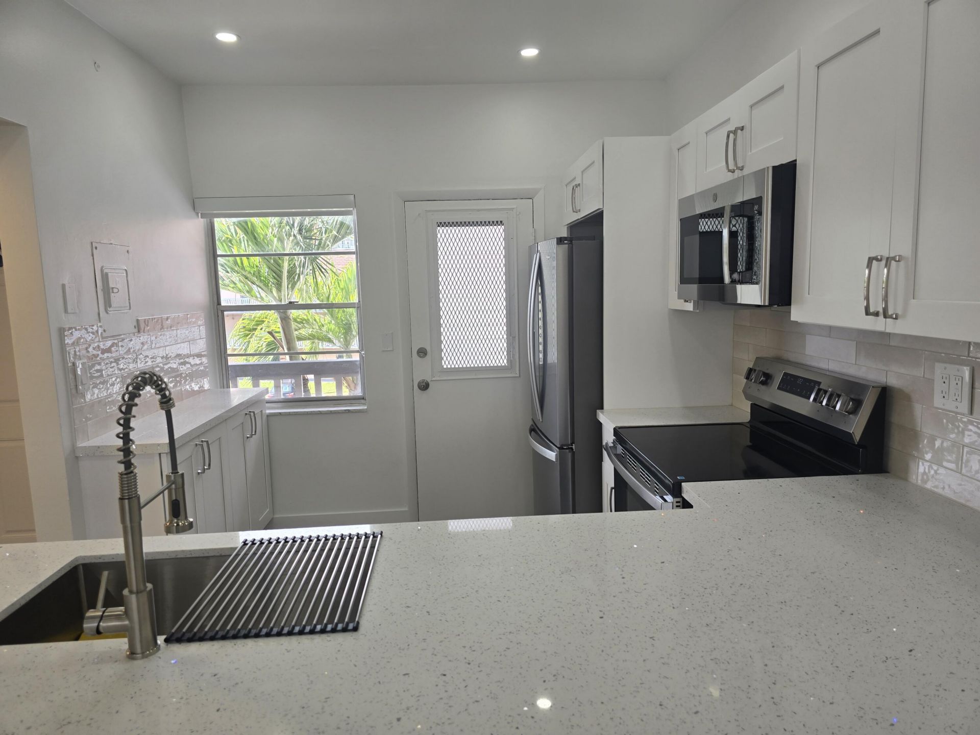 18555 NE 14th Avenue, Unit 709, Miami, FL 33179 Photo