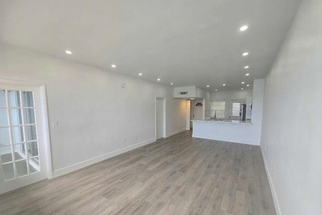 18555 NE 14th Avenue, Unit 709, Miami, FL 33179 Photo