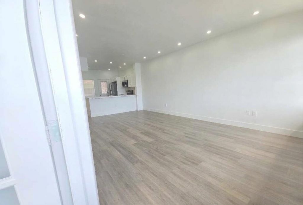 18555 NE 14th Avenue, Unit 709, Miami, FL 33179 Photo