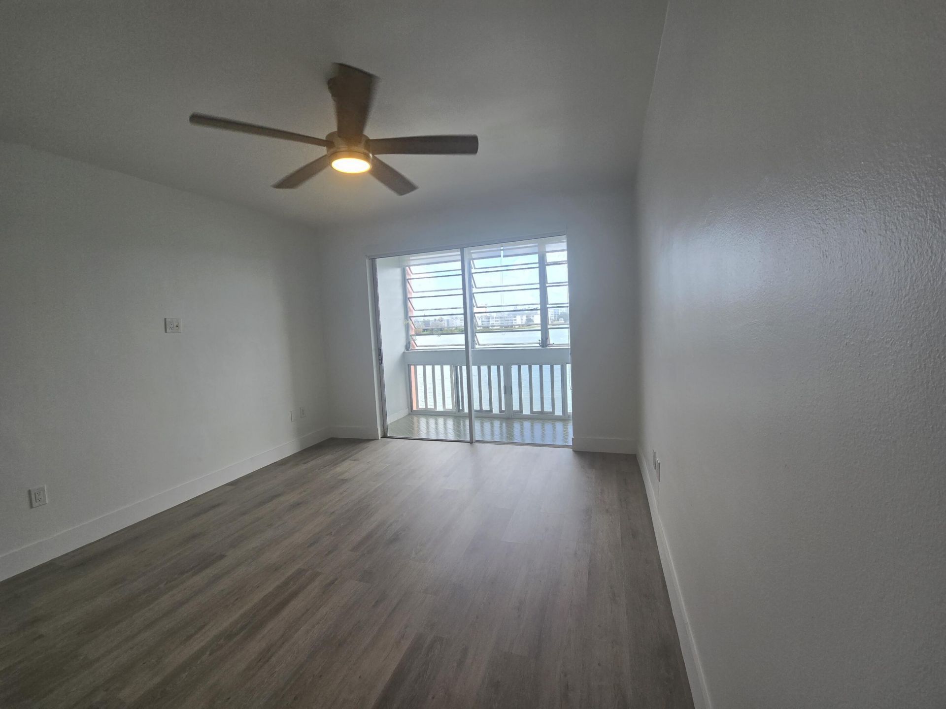 18555 NE 14th Avenue, Unit 709, Miami, FL 33179 Photo