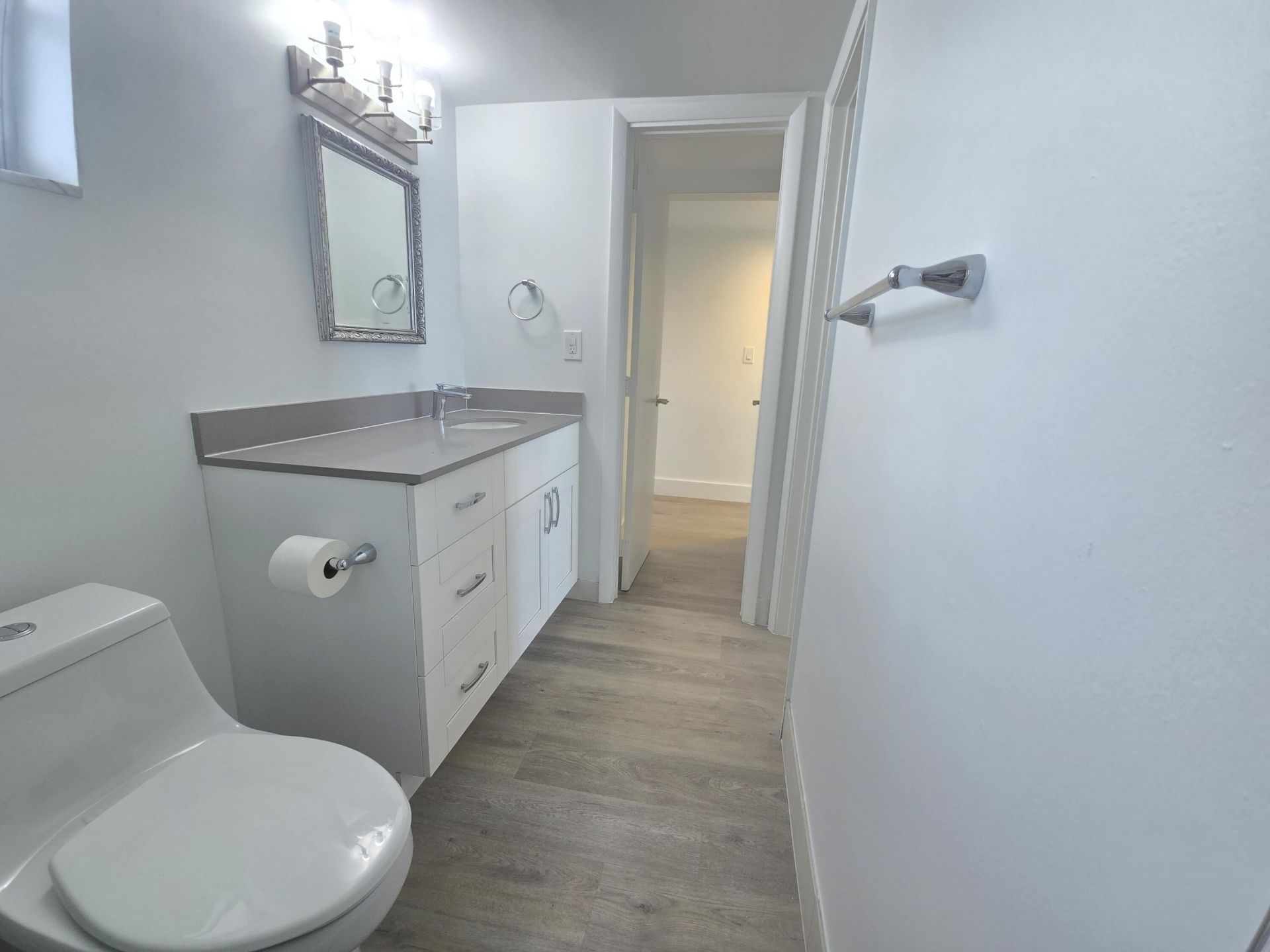 18555 NE 14th Avenue, Unit 709, Miami, FL 33179 Photo