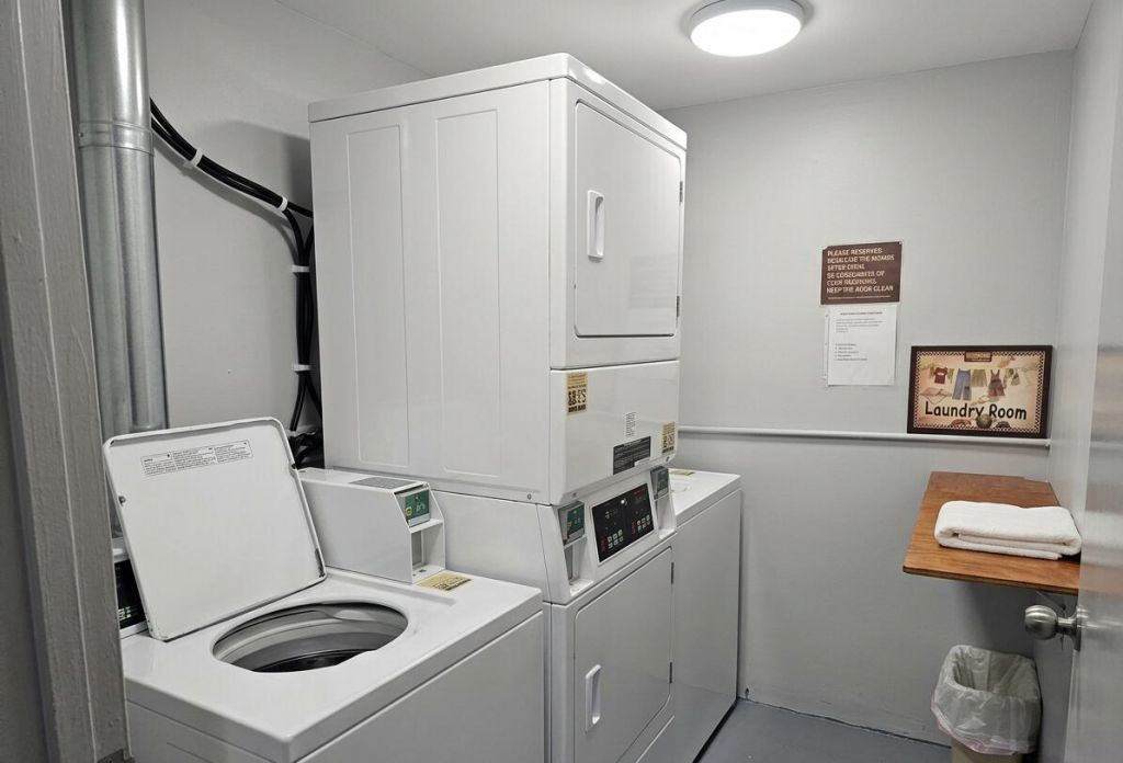 18555 NE 14th Avenue, Unit 709, Miami, FL 33179 Photo