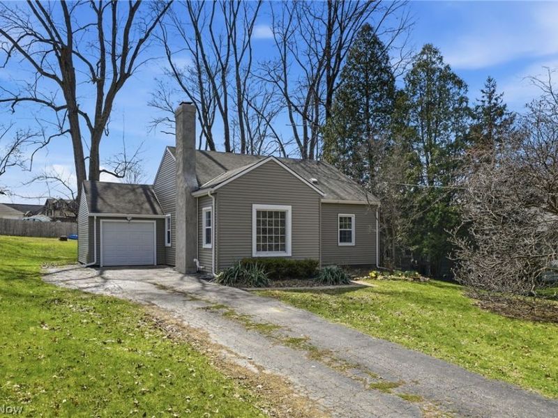 226 Rellim Drive, Kent, OH 44240 Photo 2