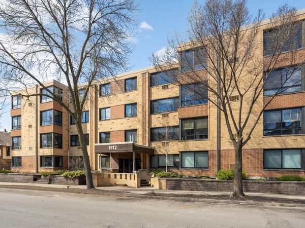 1912 Dupont Avenue S, Unit 405, Minneapolis, MN 55403