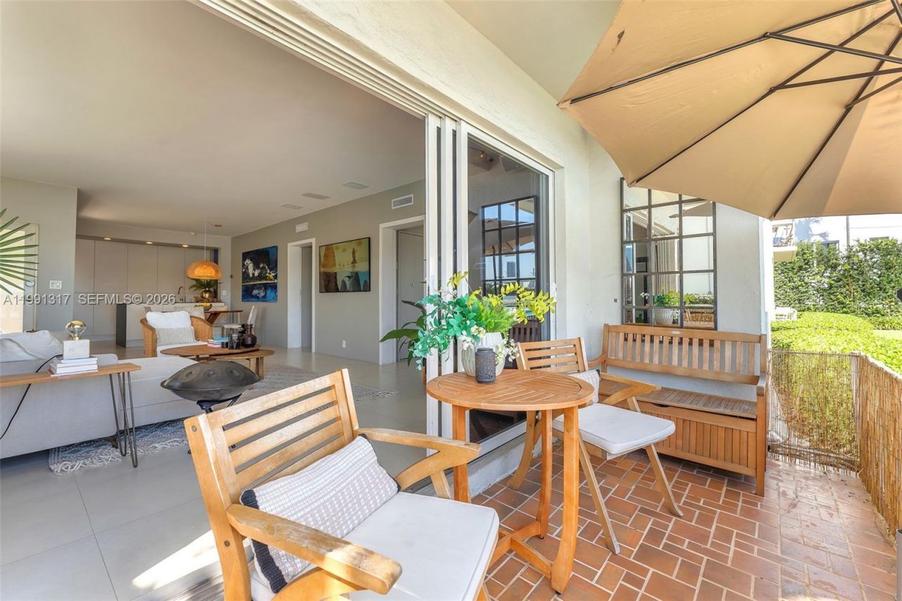 1130 Venetian Way , Unit 1F, Miami Beach, FL 33139 Photo