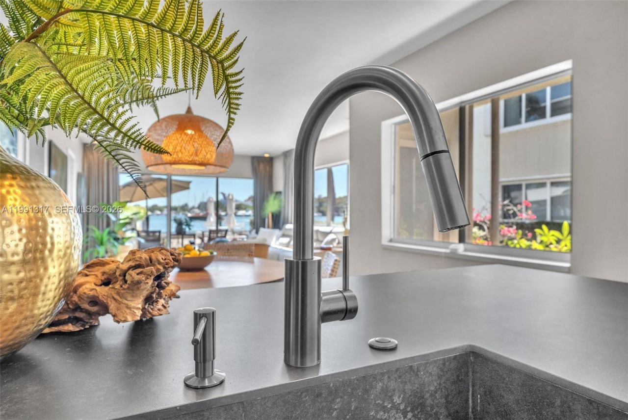 1130 Venetian Way , Unit 1F, Miami Beach, FL 33139 Photo