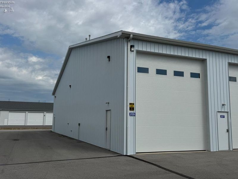 764 SE Catawba Road, Unit 109, Port Clinton, OH 43452 Photo 2