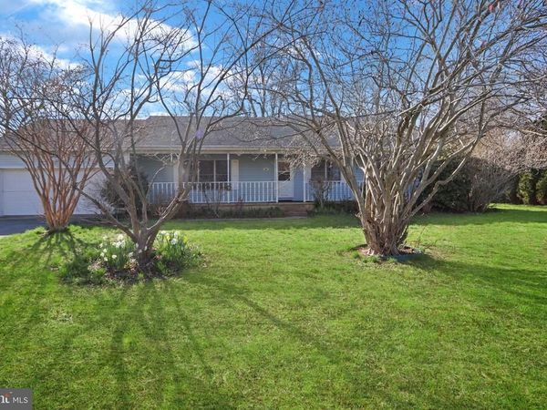 39 W HUNTINGTON CIRCLE, DOVER, DE 19904