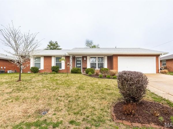 128 Stacy Drive, Fairview Heights, IL 62208