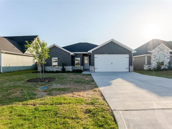 9213 Parkview Circle, Tolar, TX 76476