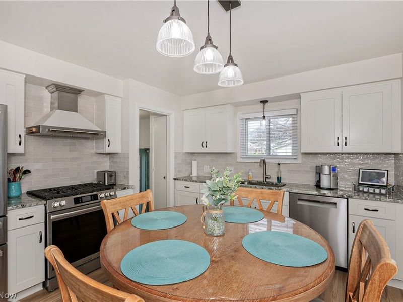 1101 Bonnie Lane, Mayfield Heights, OH 44124 Photo 14