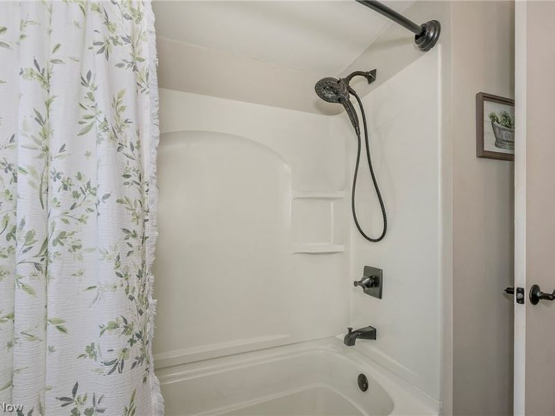 1101 Bonnie Lane, Mayfield Heights, OH 44124 Photo 18