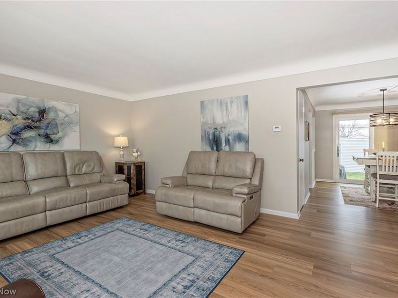 1101 Bonnie Lane, Mayfield Heights, OH 44124 Photo 3