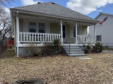 145 Moxon St, Springfield, MA 01151