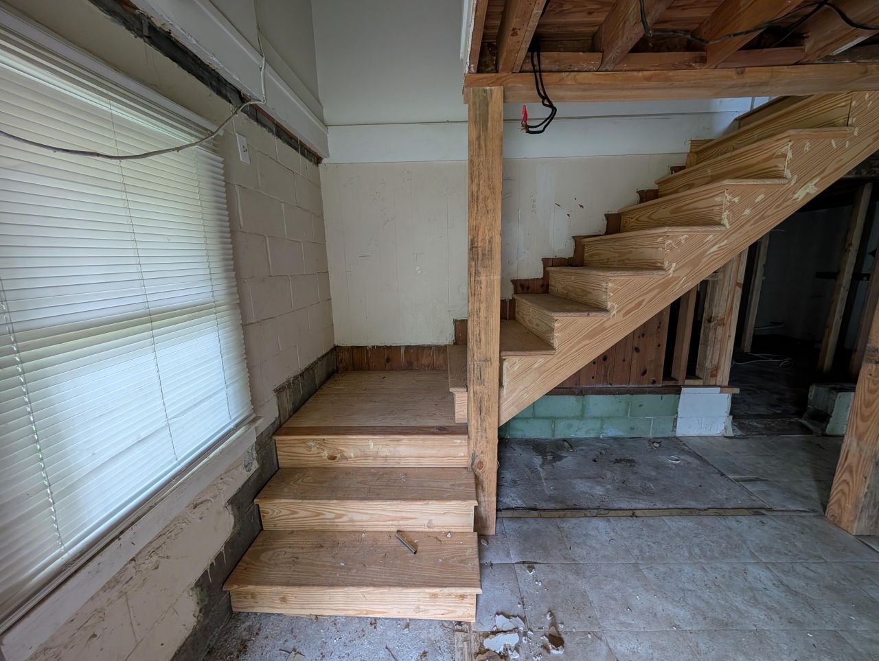 207 Raysor Street Photo 5