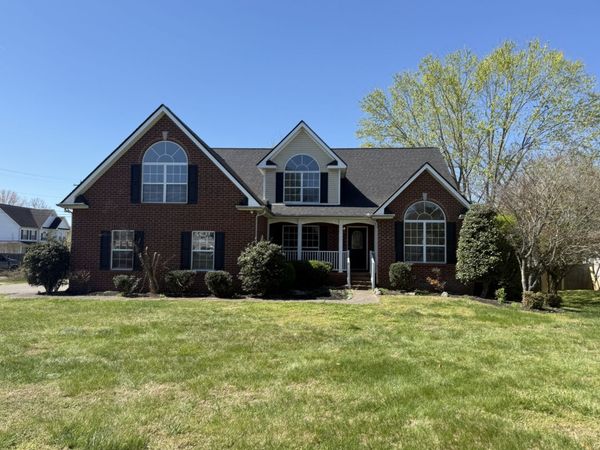 1247 Wentworth Dr, Gallatin, TN 37066