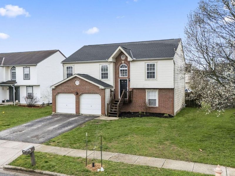 5831 Canal Bridge Drive , Canal Winchester, OH 43110 Photo 2