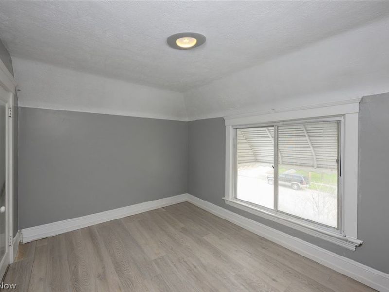 686 E 92nd Street, Cleveland, OH 44108 Photo 11