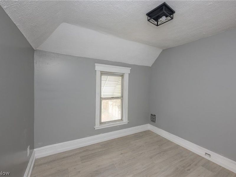 686 E 92nd Street, Cleveland, OH 44108 Photo 14