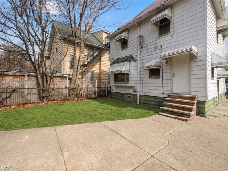 686 E 92nd Street, Cleveland, OH 44108 Photo 17