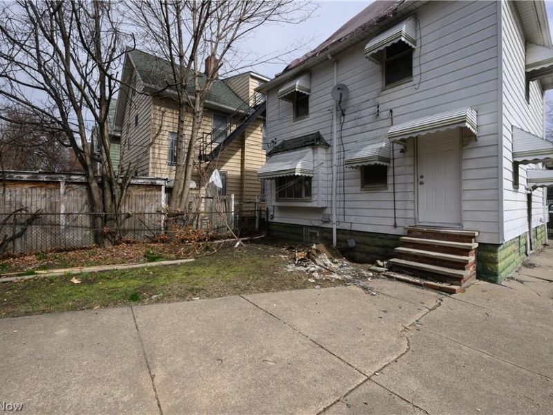 686 E 92nd Street, Cleveland, OH 44108 Photo 18