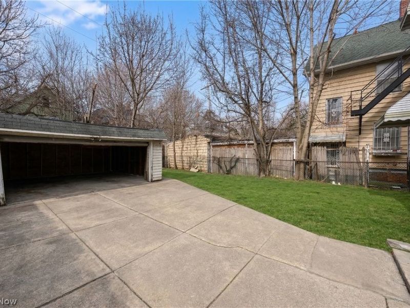 686 E 92nd Street, Cleveland, OH 44108 Photo 19