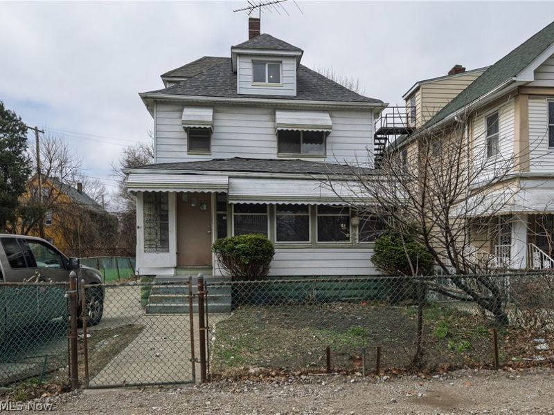 686 E 92nd Street, Cleveland, OH 44108 Photo 2