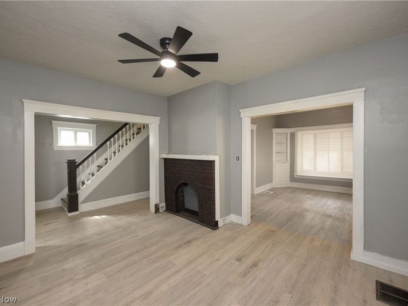 686 E 92nd Street, Cleveland, OH 44108 Photo 3