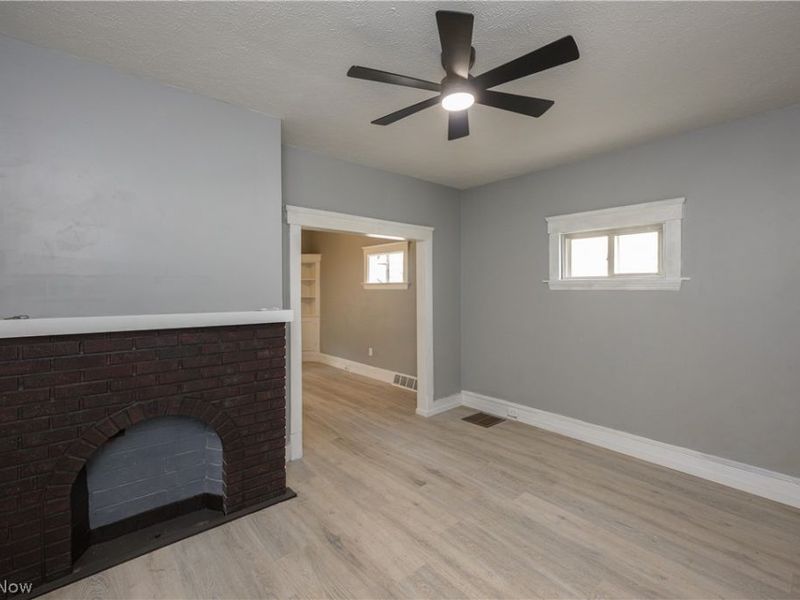 686 E 92nd Street, Cleveland, OH 44108 Photo 4