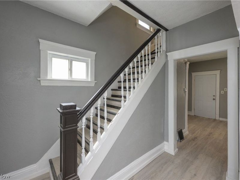 686 E 92nd Street, Cleveland, OH 44108 Photo 8