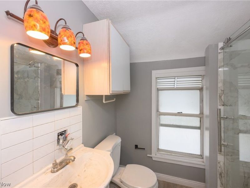 686 E 92nd Street, Cleveland, OH 44108 Photo 9