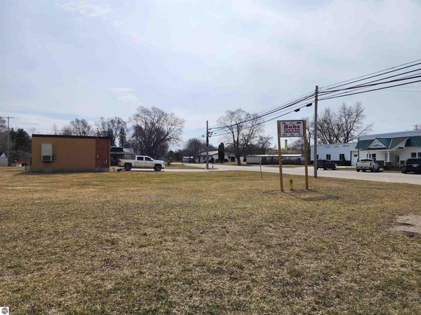 11473 Pine Street, Riverdale, MI 48877