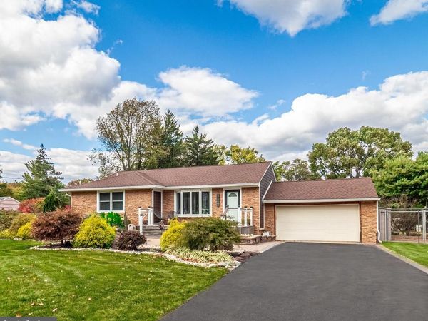 5 CHEROKEE DRIVE , PENNINGTON, NJ 08534