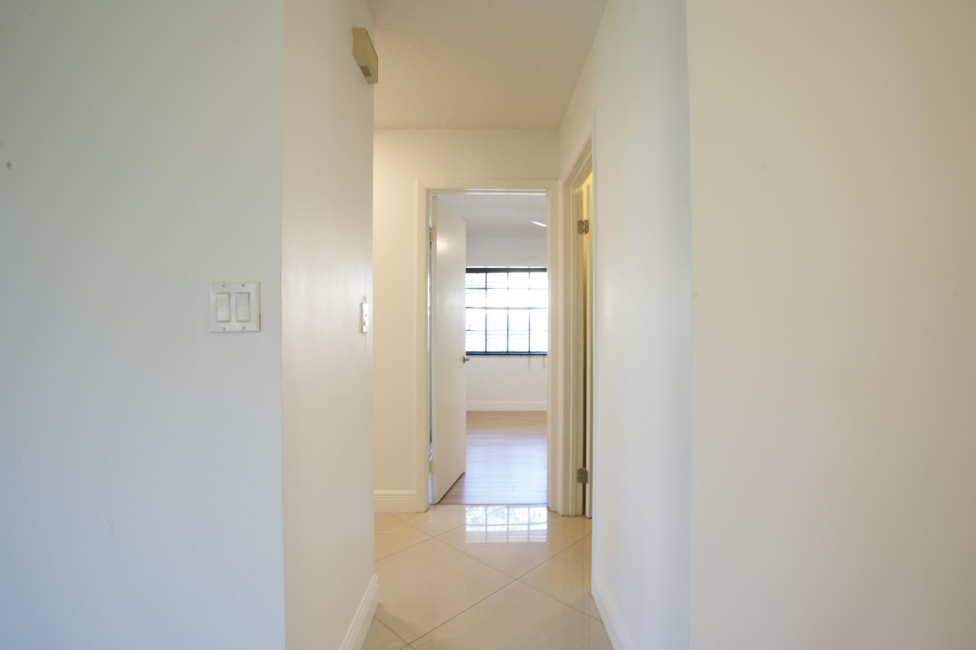 8989 W Sunrise Boulevard, Plantation, FL 33322 Photo