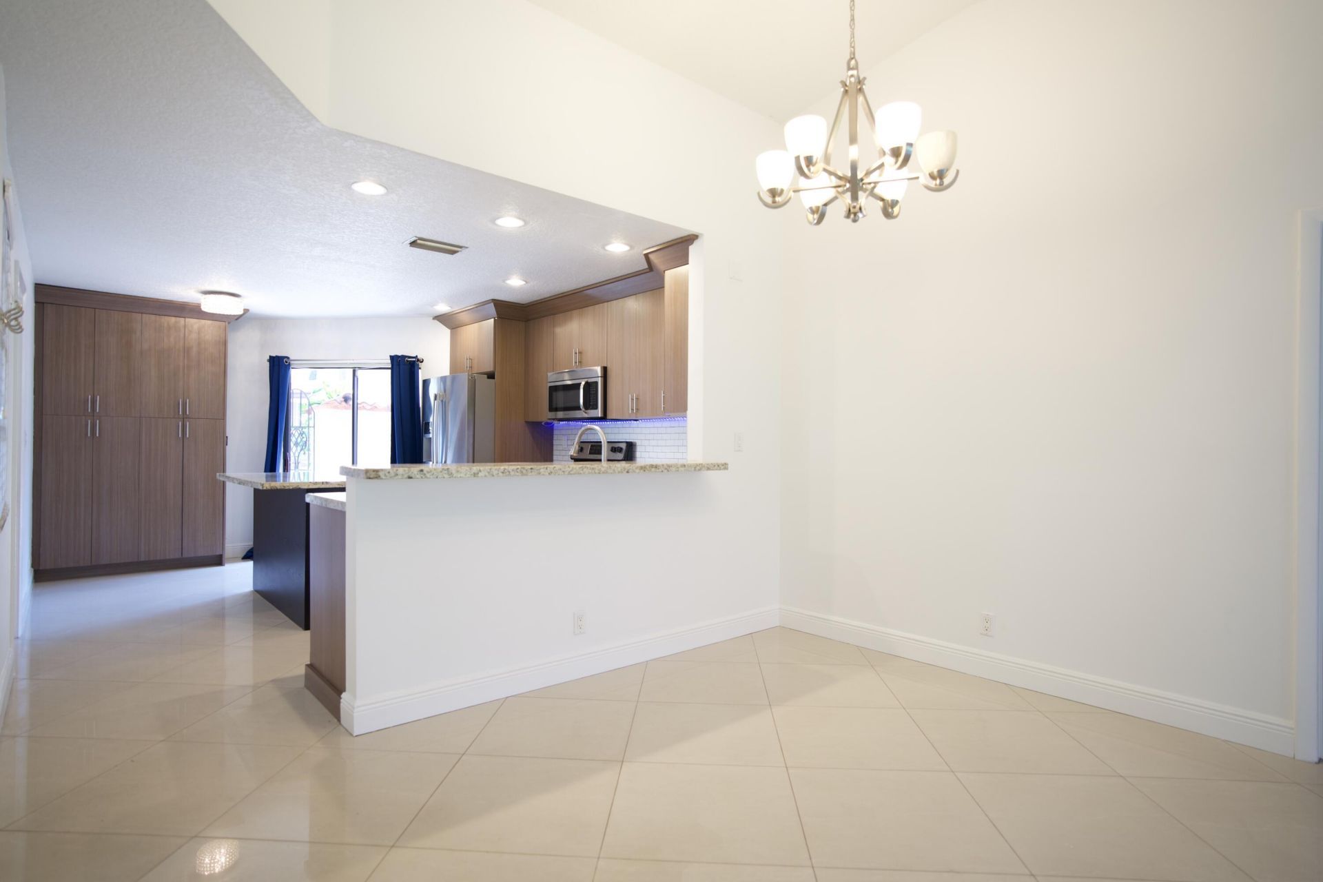 8989 W Sunrise Boulevard, Plantation, FL 33322 Photo