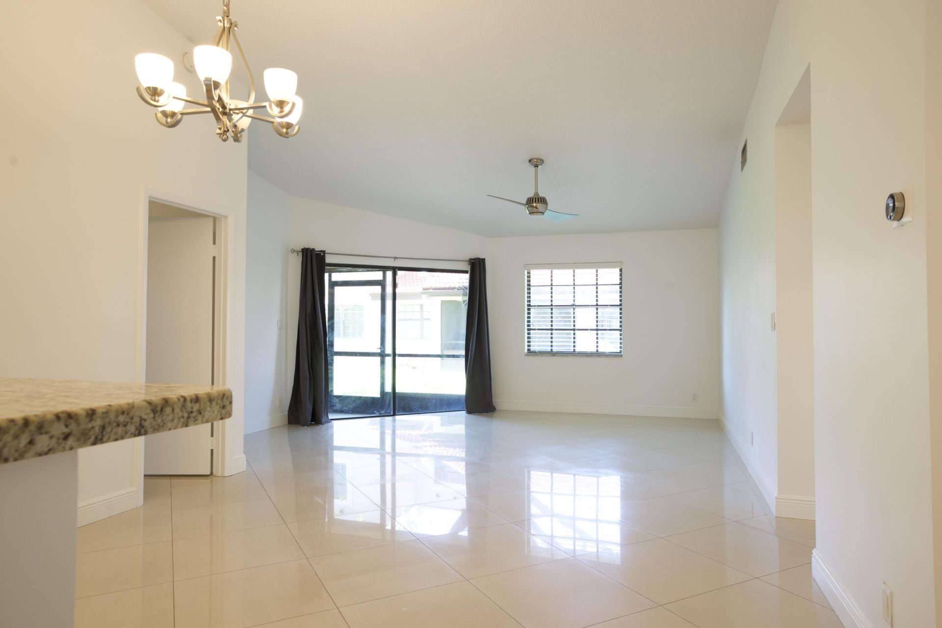 8989 W Sunrise Boulevard, Plantation, FL 33322 Photo