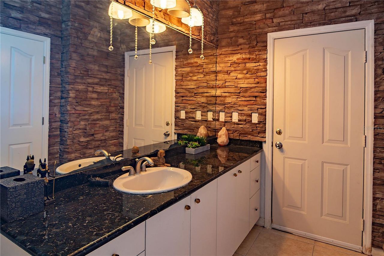 6151 New Osprey Point, Weeki Wachee, FL 34607 Photo