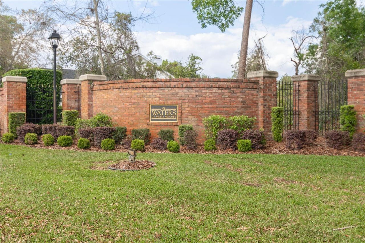 6151 New Osprey Point, Weeki Wachee, FL 34607 Photo