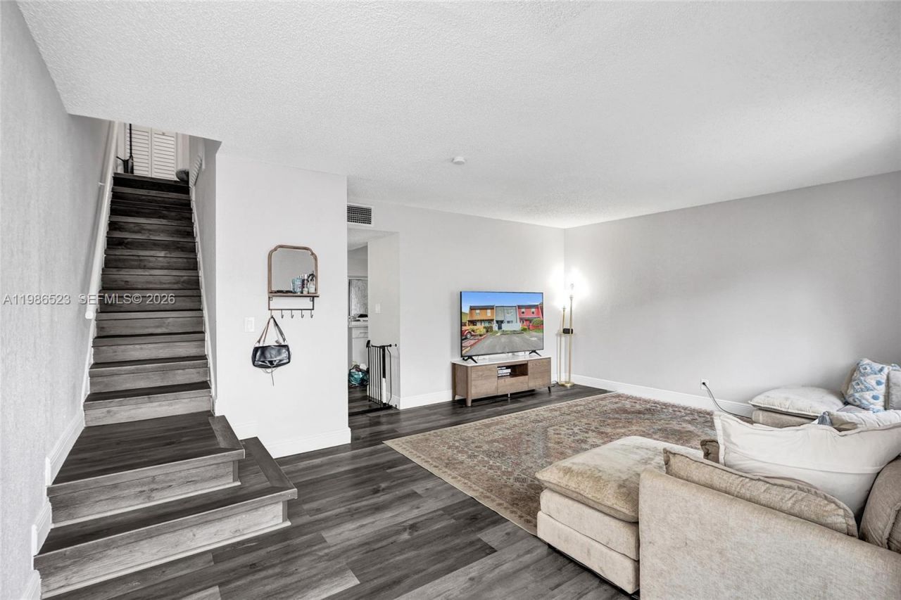 7402 NW 75th St , Tamarac, FL 33321 Photo