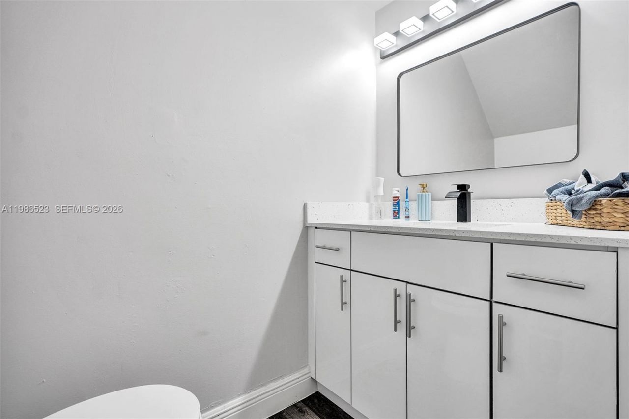 7402 NW 75th St , Tamarac, FL 33321 Photo