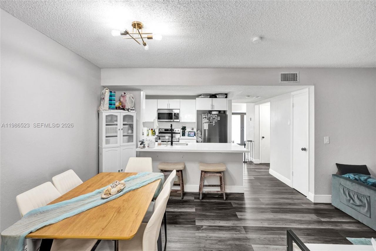 7402 NW 75th St , Tamarac, FL 33321 Photo