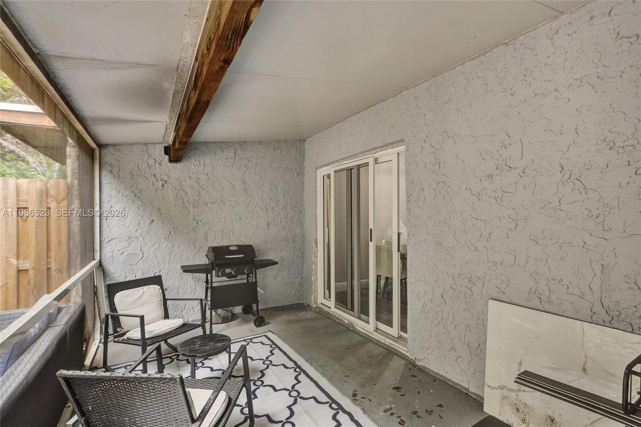 7402 NW 75th St , Tamarac, FL 33321 Photo