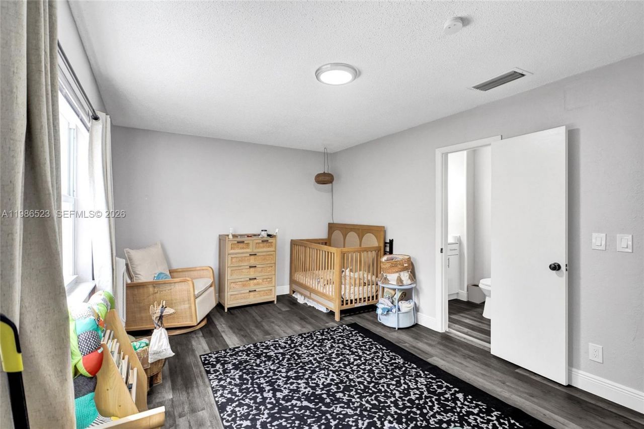 7402 NW 75th St , Tamarac, FL 33321 Photo