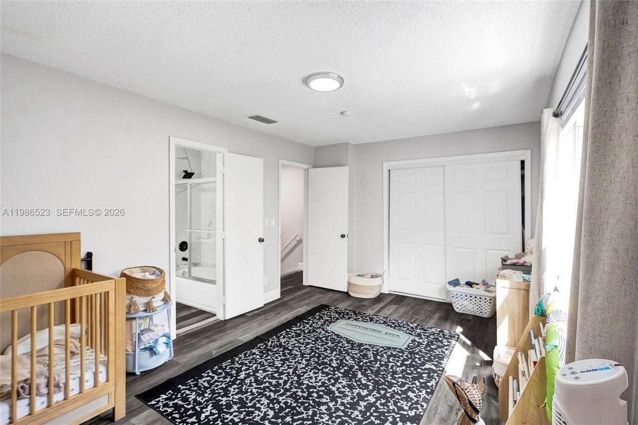 7402 NW 75th St , Tamarac, FL 33321 Photo