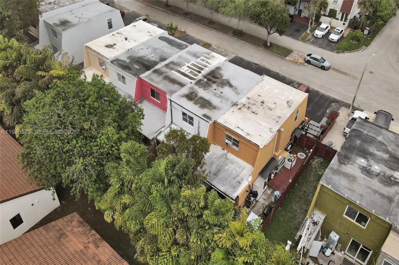 7402 NW 75th St , Tamarac, FL 33321 Photo