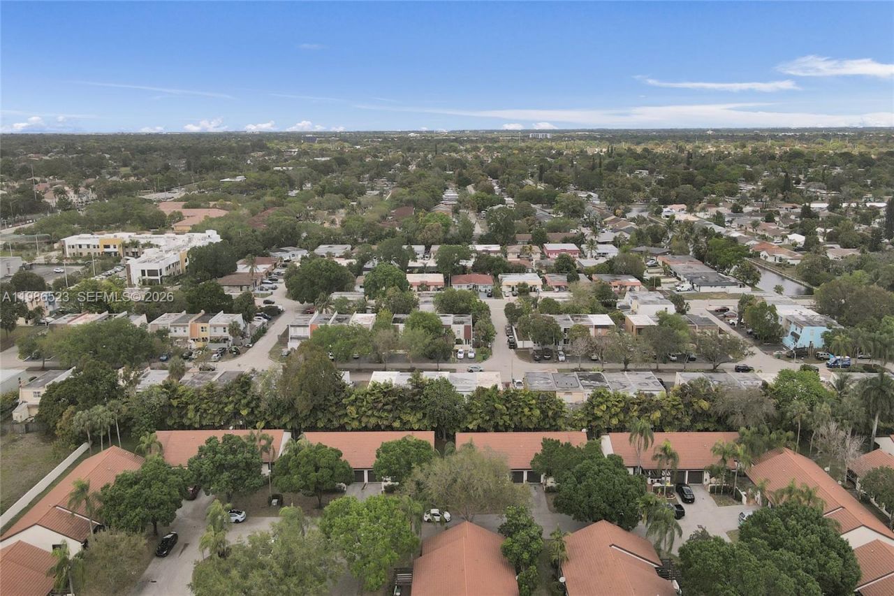 7402 NW 75th St , Tamarac, FL 33321 Photo